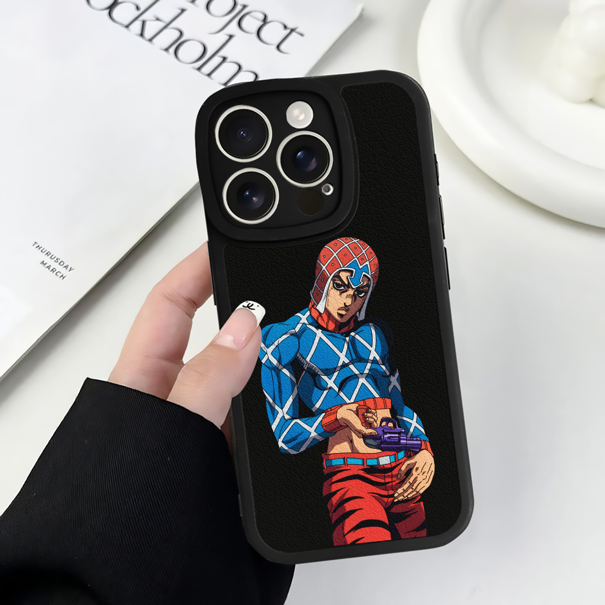 （画像用） ジョジョの奇妙な冒険 グイード?ミスタ JoJo's Bizarre Adventure Guido Mista 【iPhone 16シリーズ対応】シリコンスマホケース（レザー調） 材質：シリコン